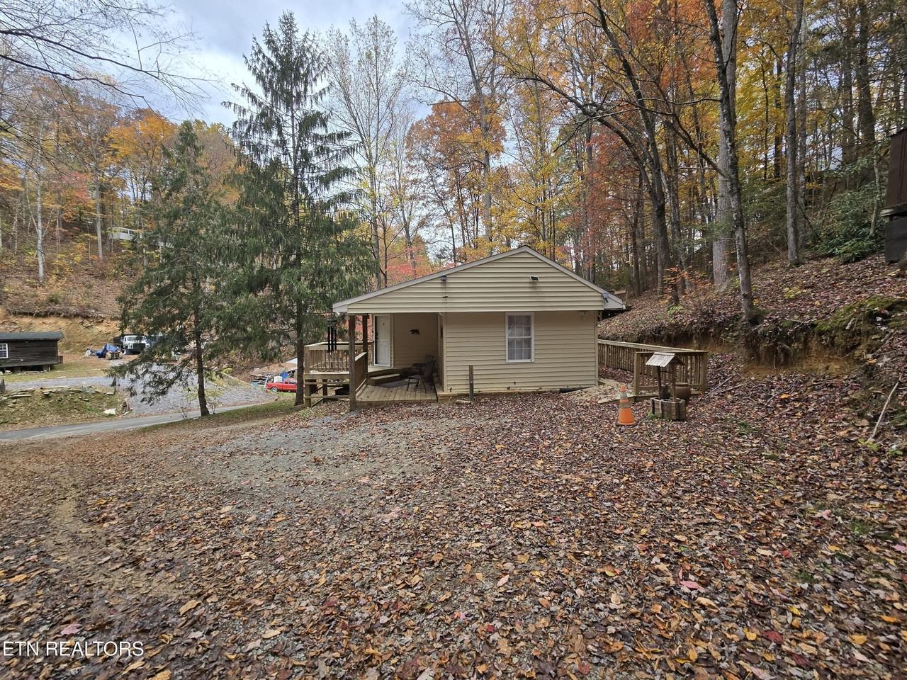 1110 South Spring Hollow Road - Photo 7 of 45