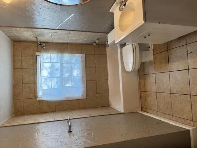 2710 E 3rd St - Photo 4 of 9