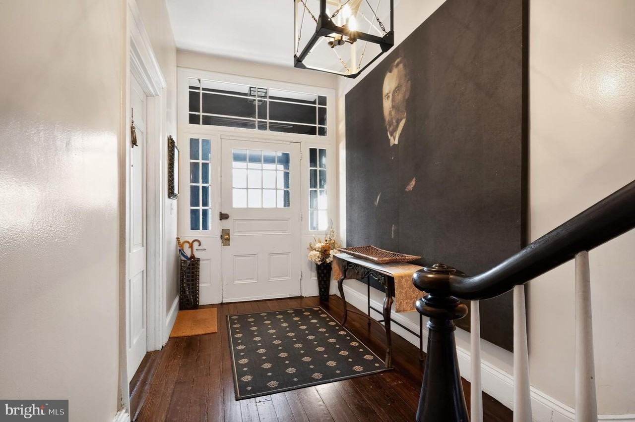 219 N Saint Asaph St - Photo 5 of 50