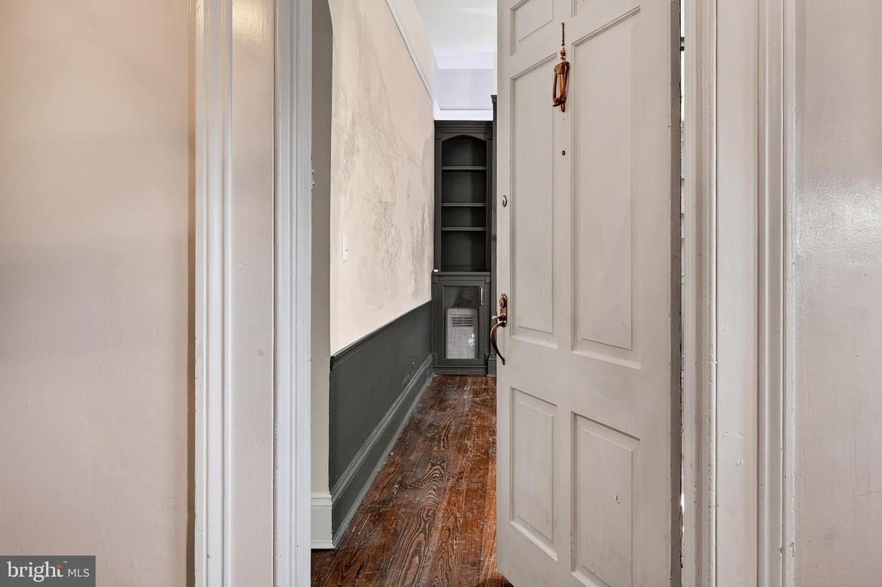 219 N Saint Asaph St - Photo 6 of 50