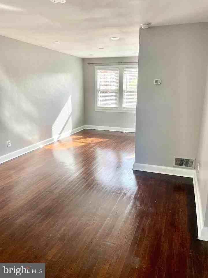 565 East Nelson Avenue - Photo 3 of 34