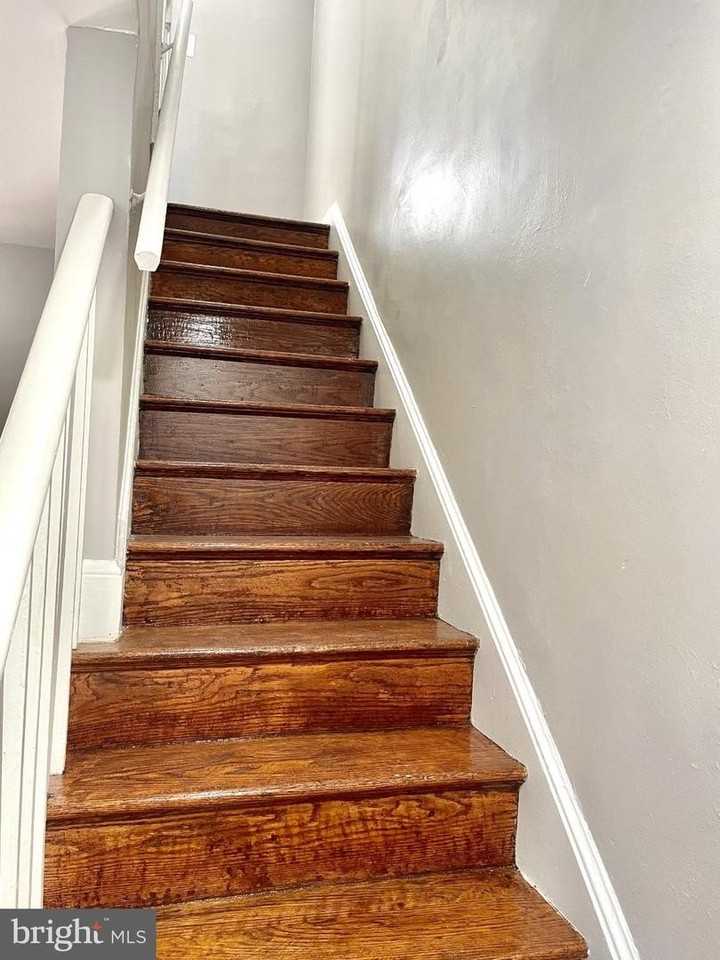 565 East Nelson Avenue - Photo 5 of 34