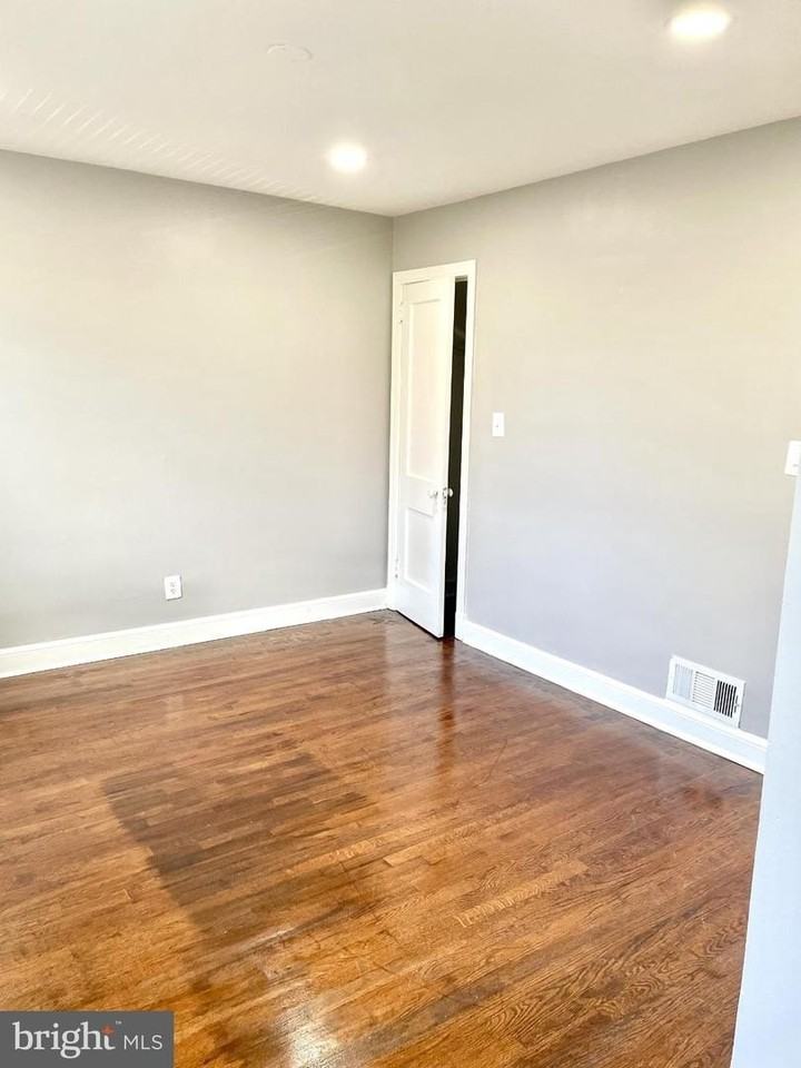 565 East Nelson Avenue - Photo 7 of 34