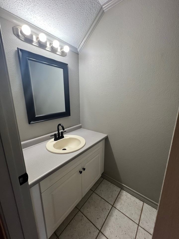 6141 Summerhill Place-Titi - Photo 6 of 24