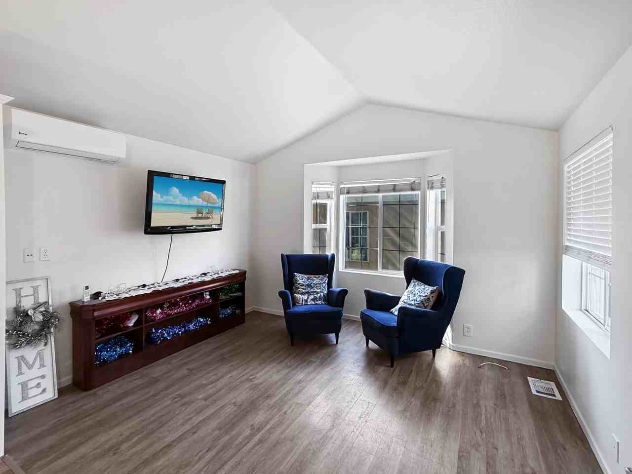 1019 33rd Street - Photo 2 of 10