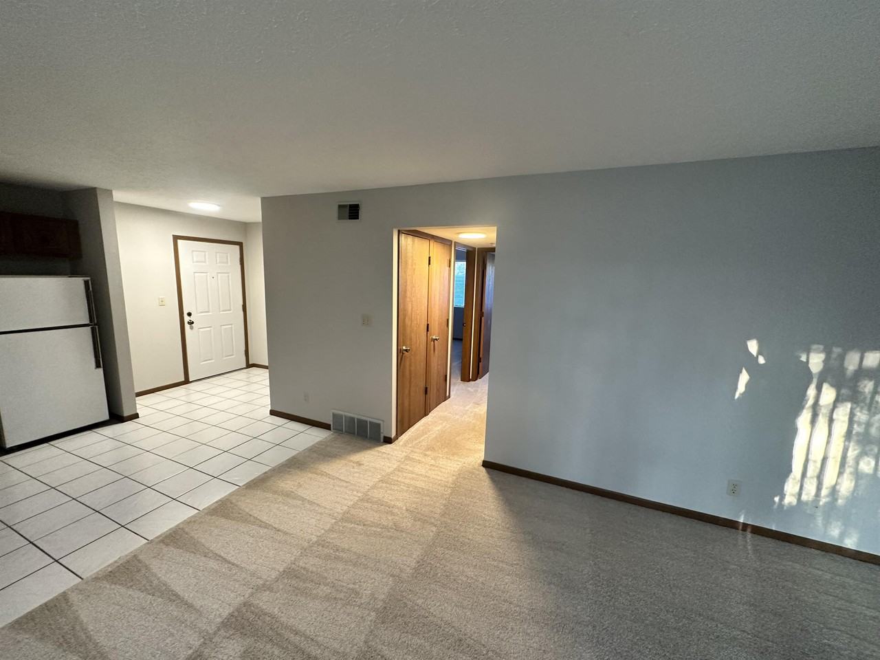 5820 S 52nd St - Photo 5 of 7