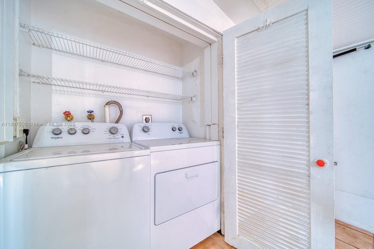 400 Minorca Ave #1 - Photo 5 of 22