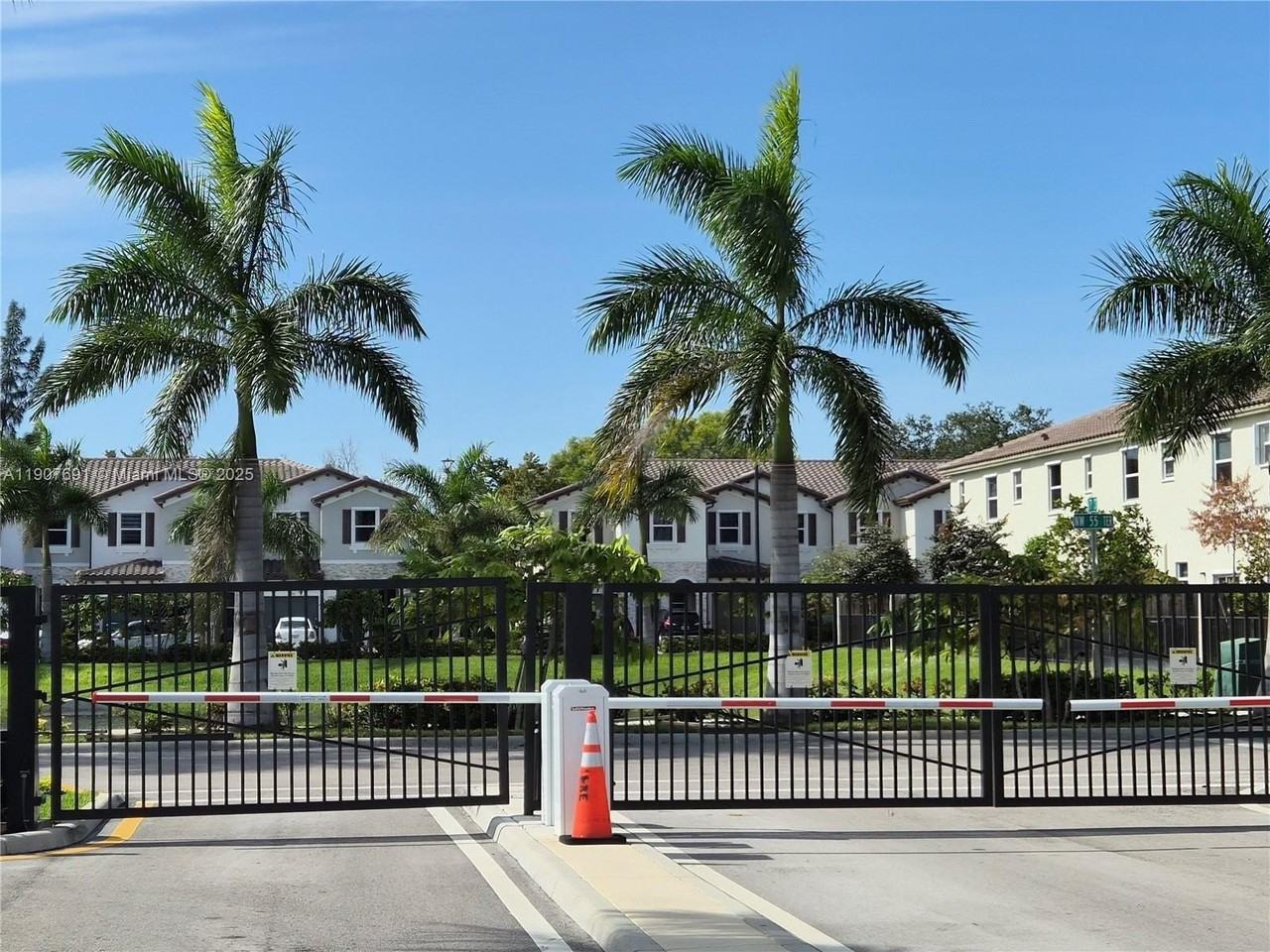 2741 Nw 55th Way #2741 - Photo 4 of 30