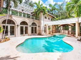 featured image of 3504 Banyan Cir
