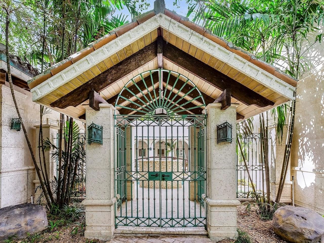 3504 Banyan Cir - Photo 4 of 29