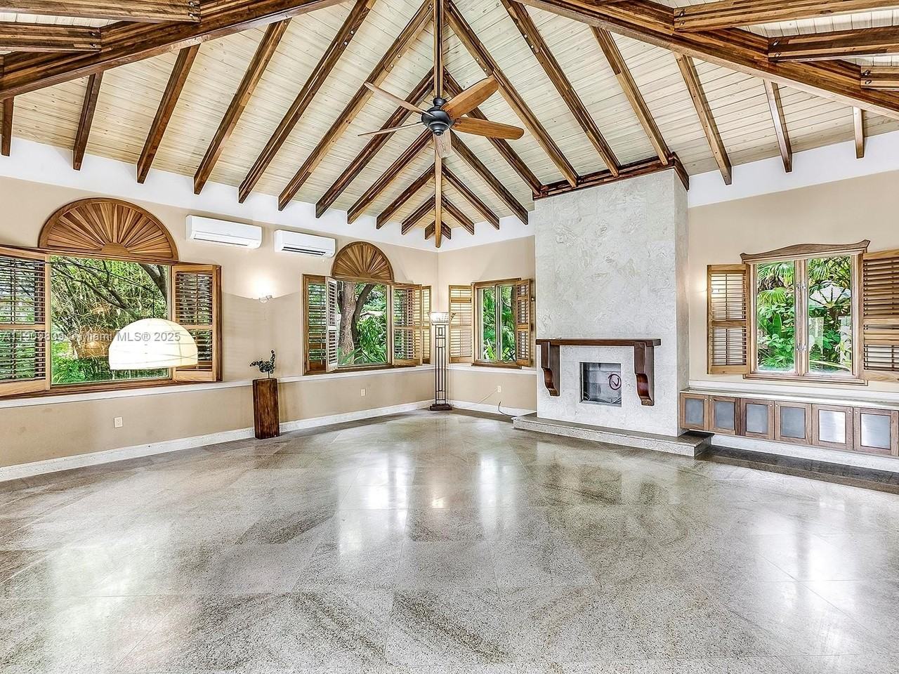 3504 Banyan Cir - Photo 6 of 29