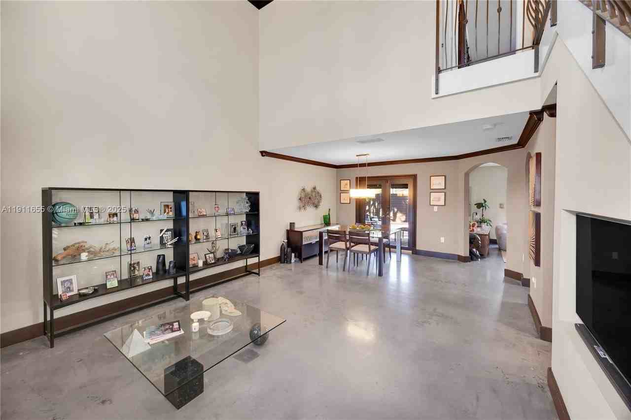 10845 Southwest 75th Street #10845 - Photo 5 of 28