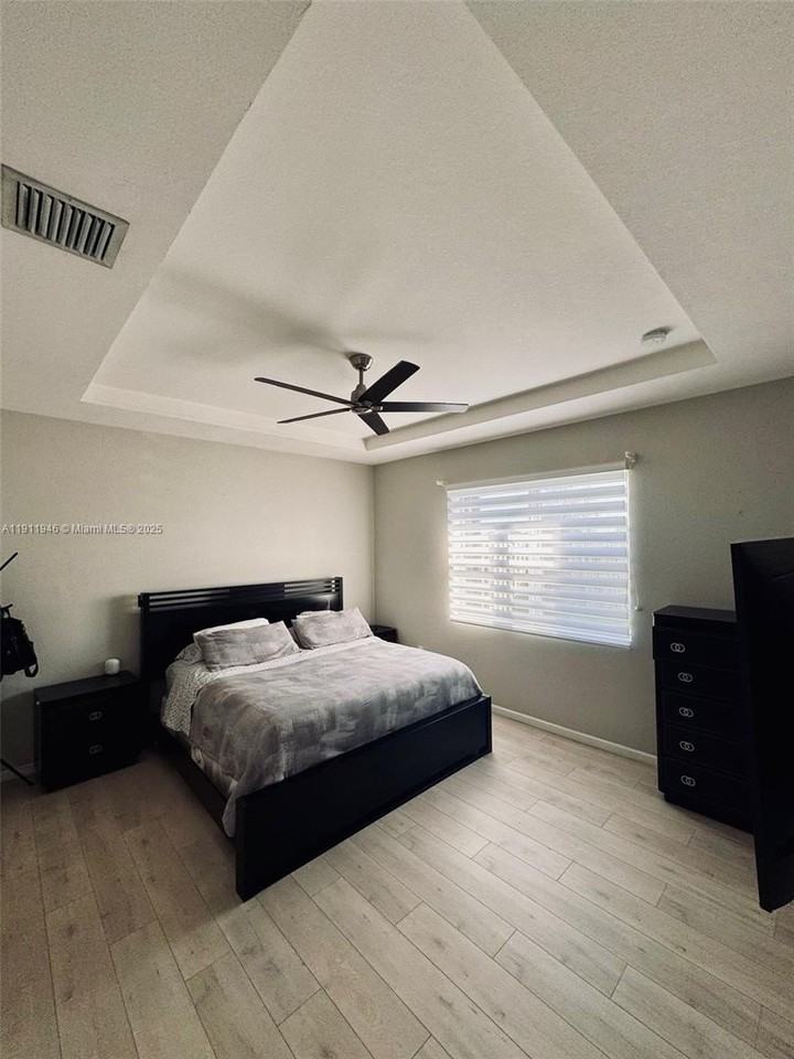 11866 Sw 253rd Ter #11866 - Photo 5 of 10