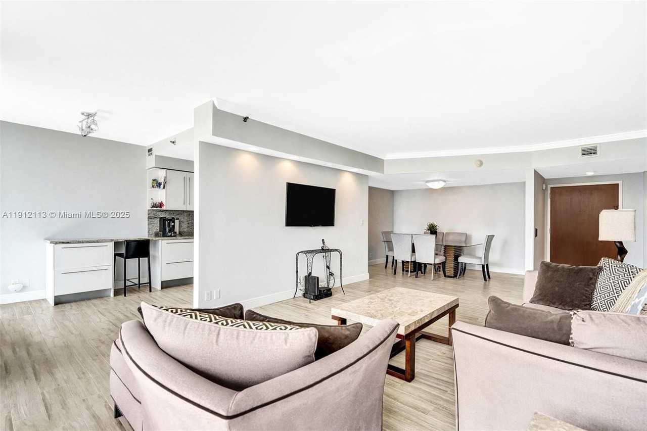 3000 Island Blvd #903 - Photo 3 of 24