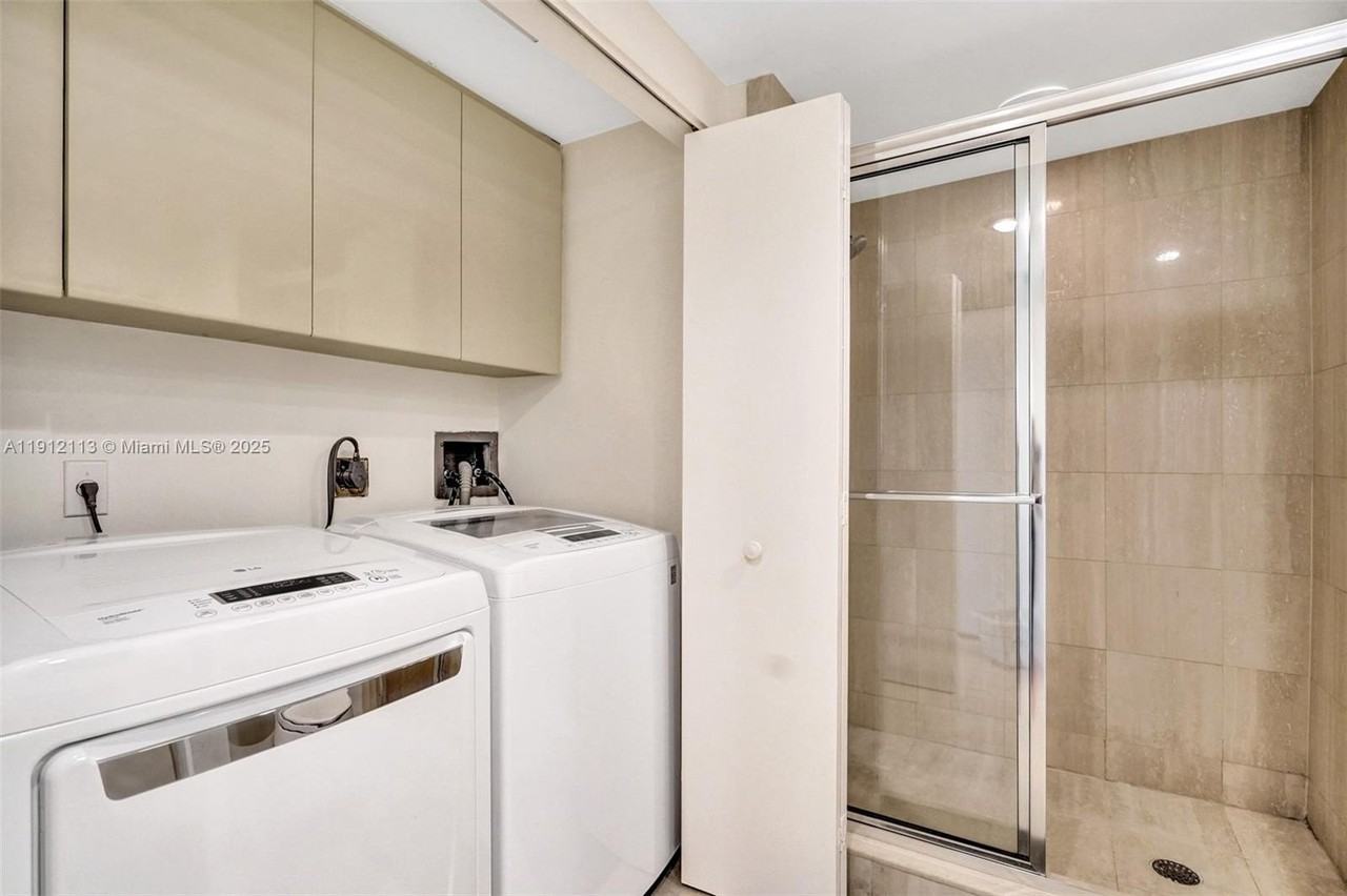 3000 Island Blvd #903 - Photo 7 of 24