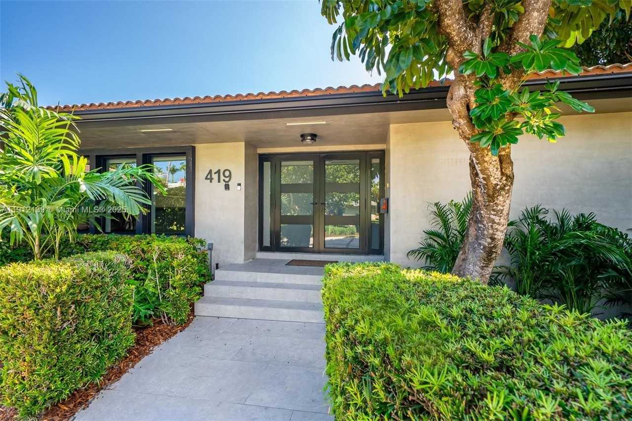 419 Alamanda Dr - Photo 3 of 31