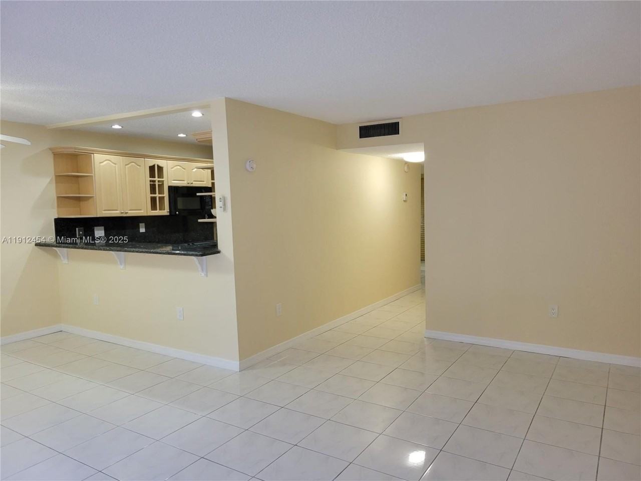 2750 N 34th Ave #9G - Photo 5 of 29