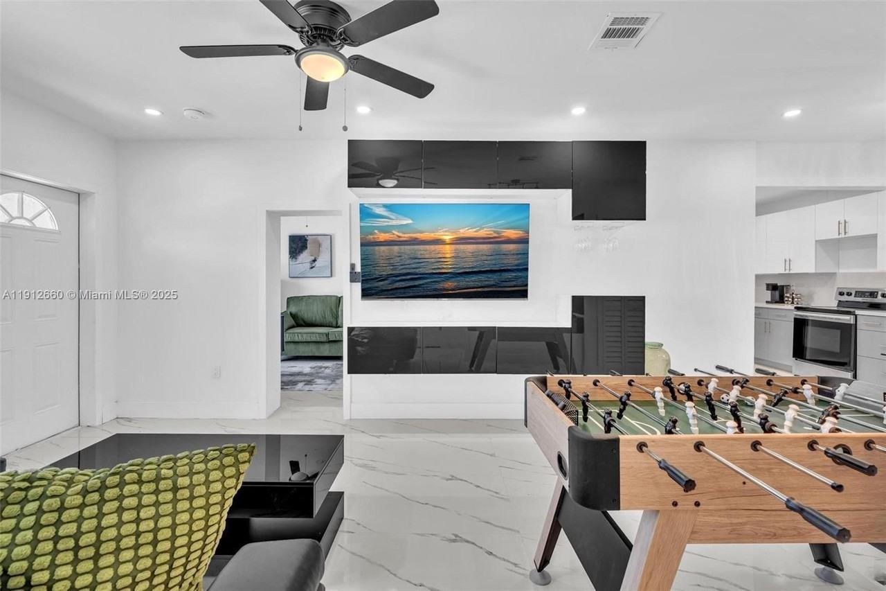 797 Nw 35th St - Photo 6 of 45