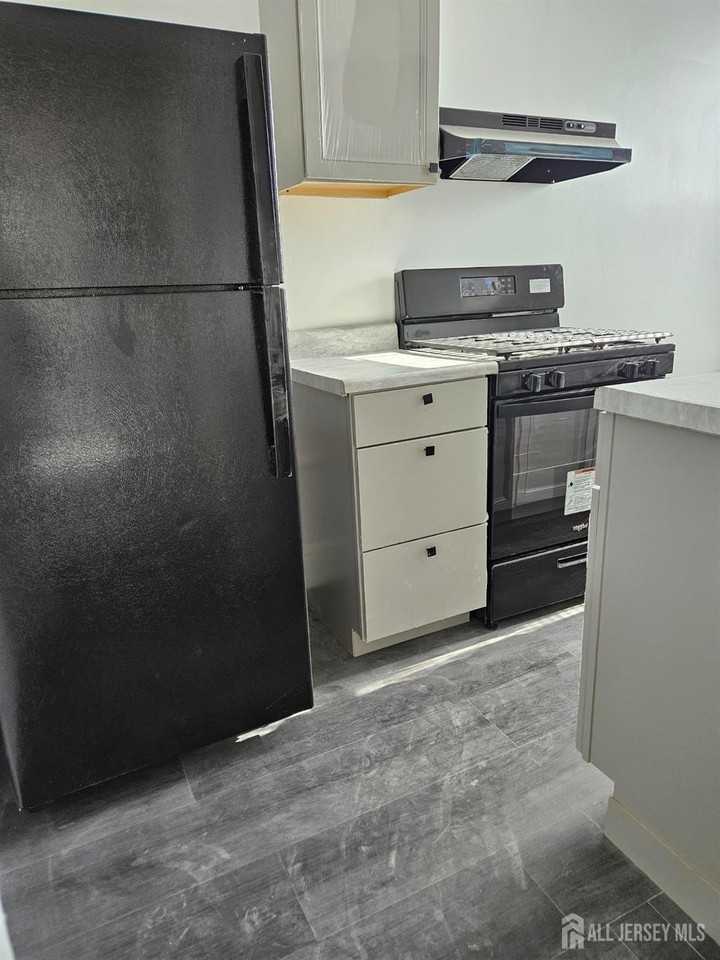 110 Market St #3E - Photo 4 of 4