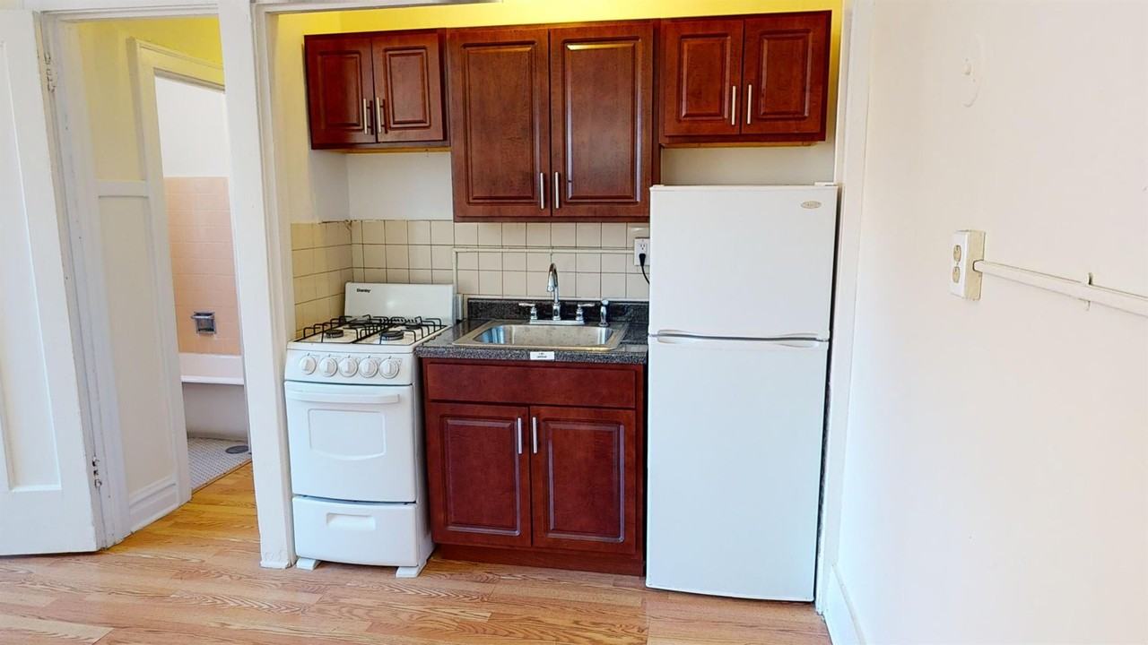 941 W. Agatite - Photo 3 of 11