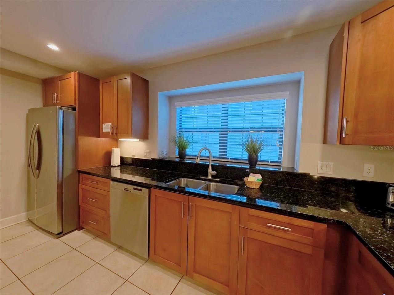 14525 Damai Ln - Photo 4 of 30