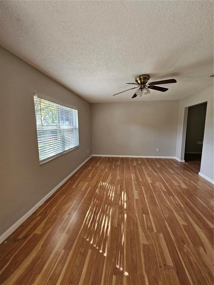 4907 Barcelona St - Photo 2 of 15