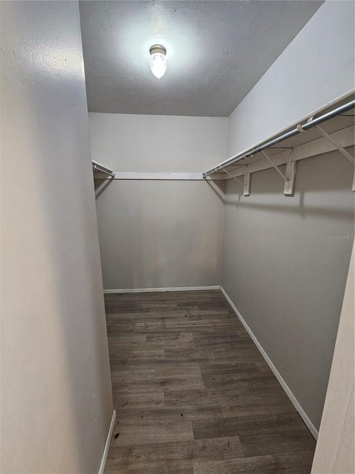 4907 Barcelona St - Photo 4 of 15