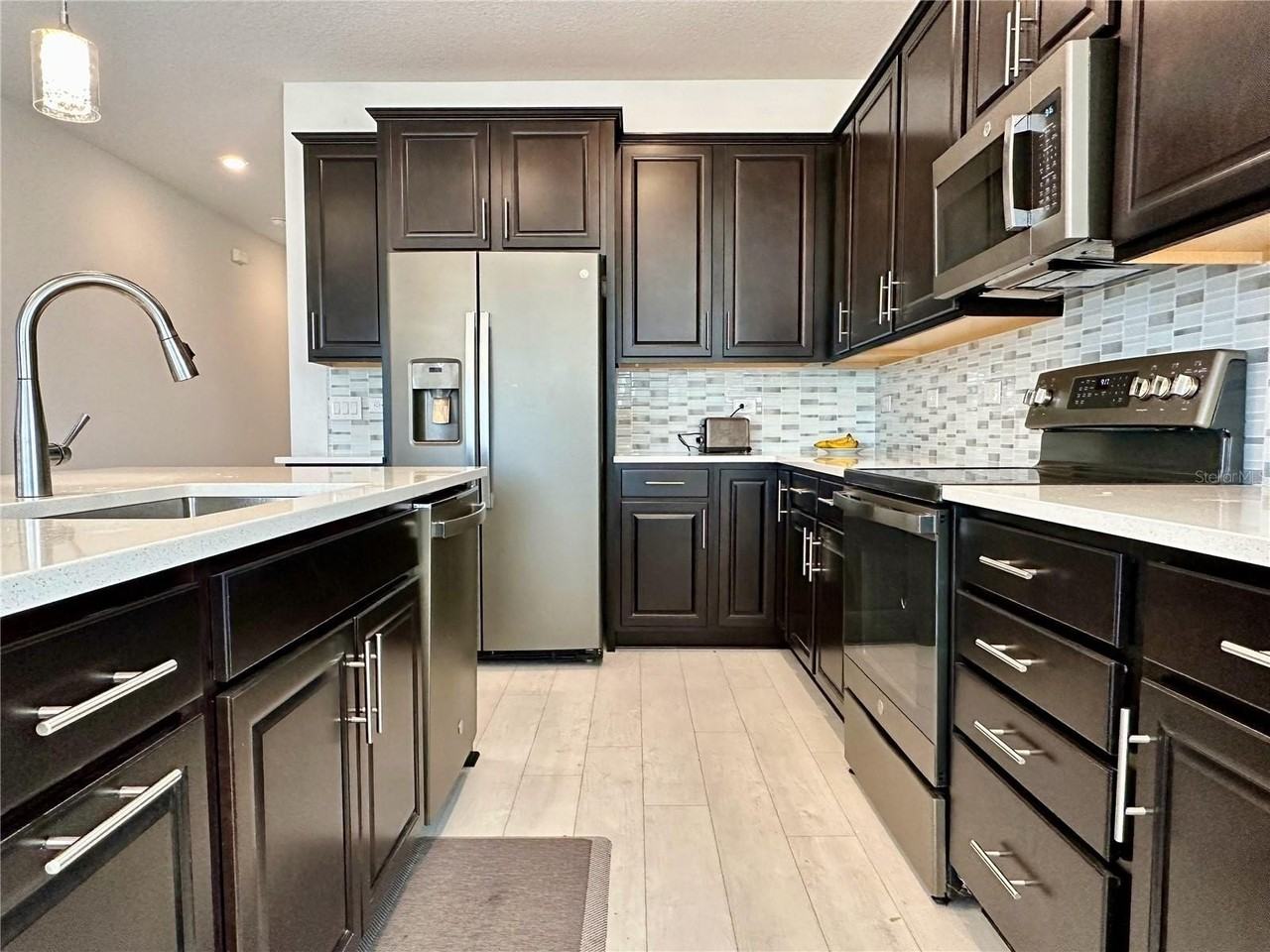 2612 Magnolia Ave - Photo 4 of 38