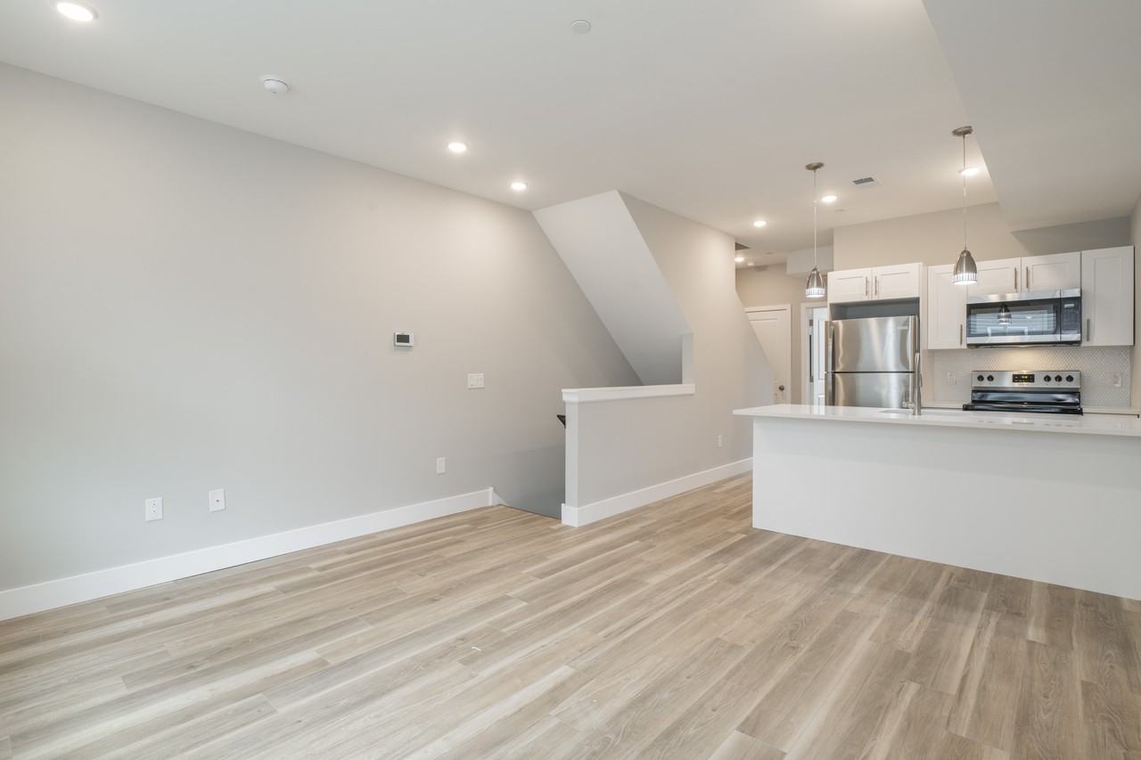 2009 North Darien Street - Photo 4 of 23