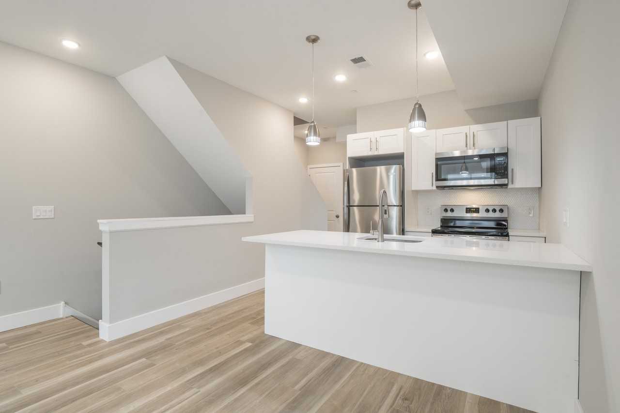 2009 North Darien Street - Photo 5 of 23