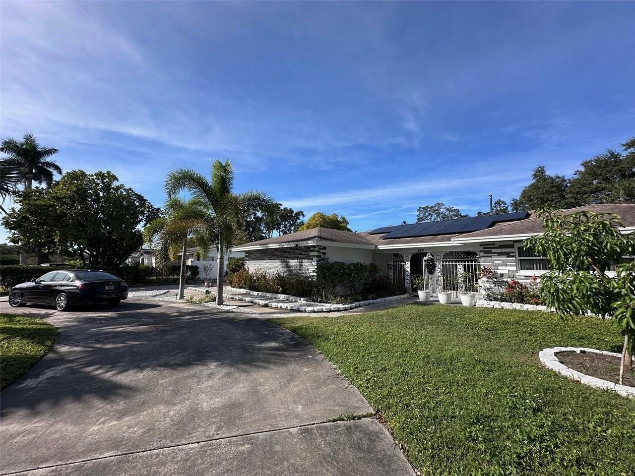 2401 26th Ave S - Photo 3 of 41