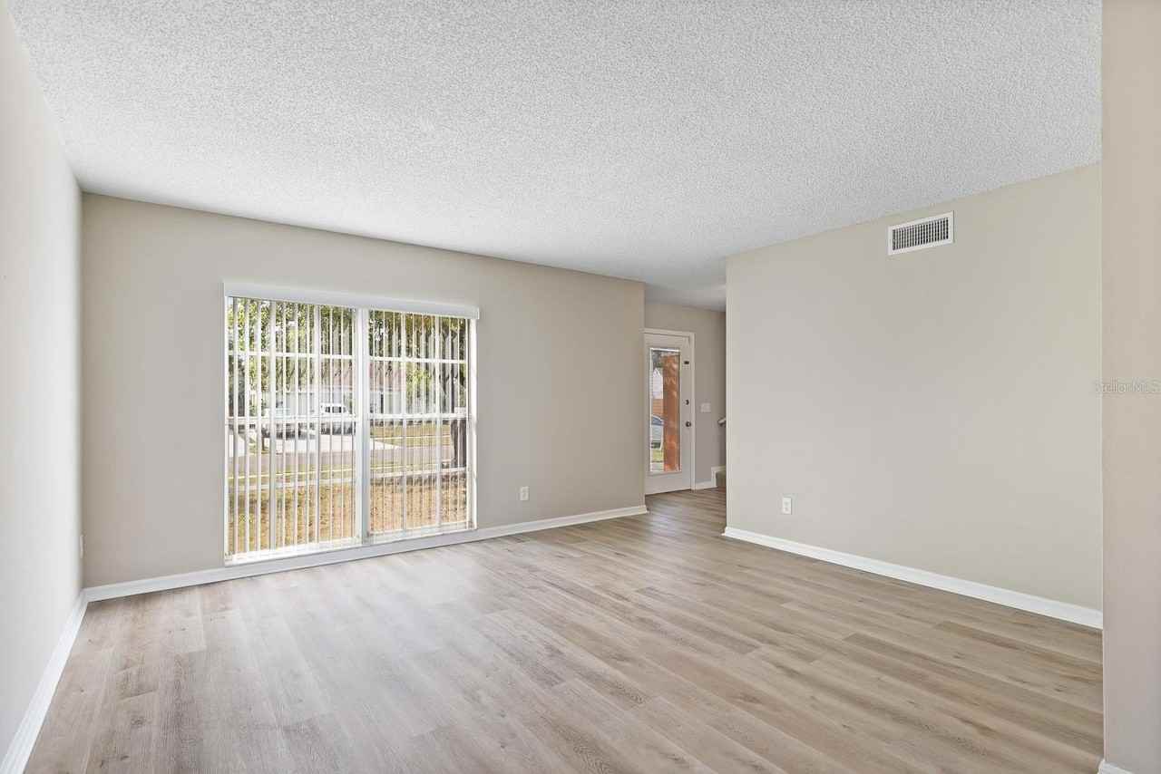 2107 Shady Point Ln - Photo 6 of 40