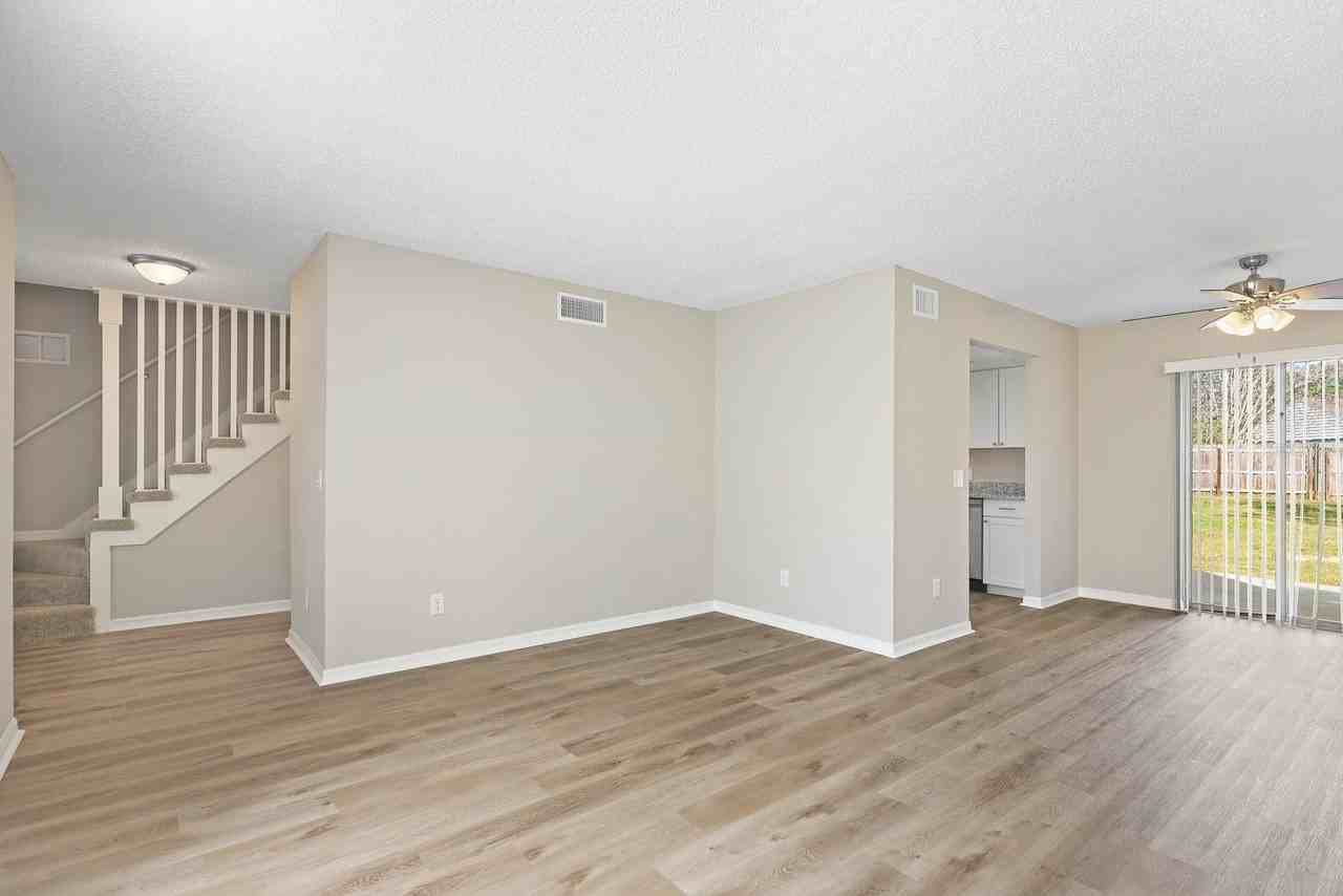 2107 Shady Point Ln - Photo 7 of 40