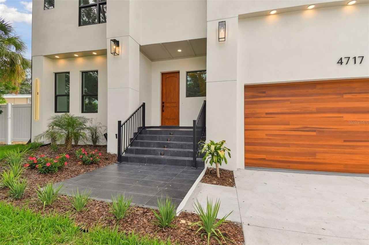 4717 W Oklahoma Ave - Photo 2 of 35