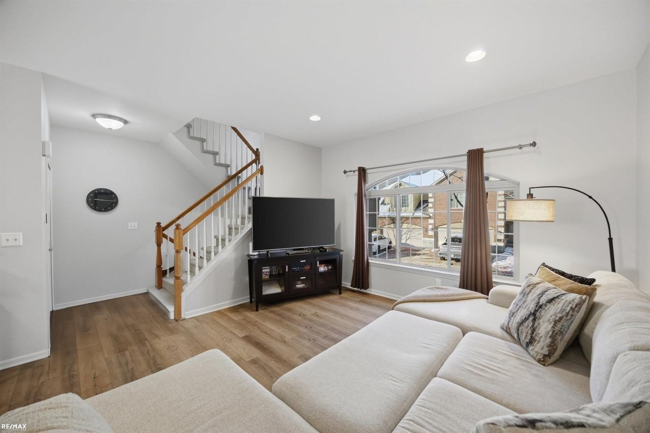 53094 Celtic Dr - Photo 3 of 26