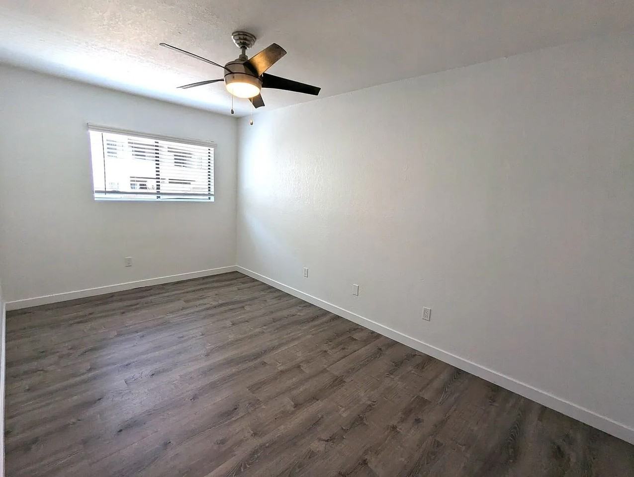 4546 60th Street - Photo 6 of 10