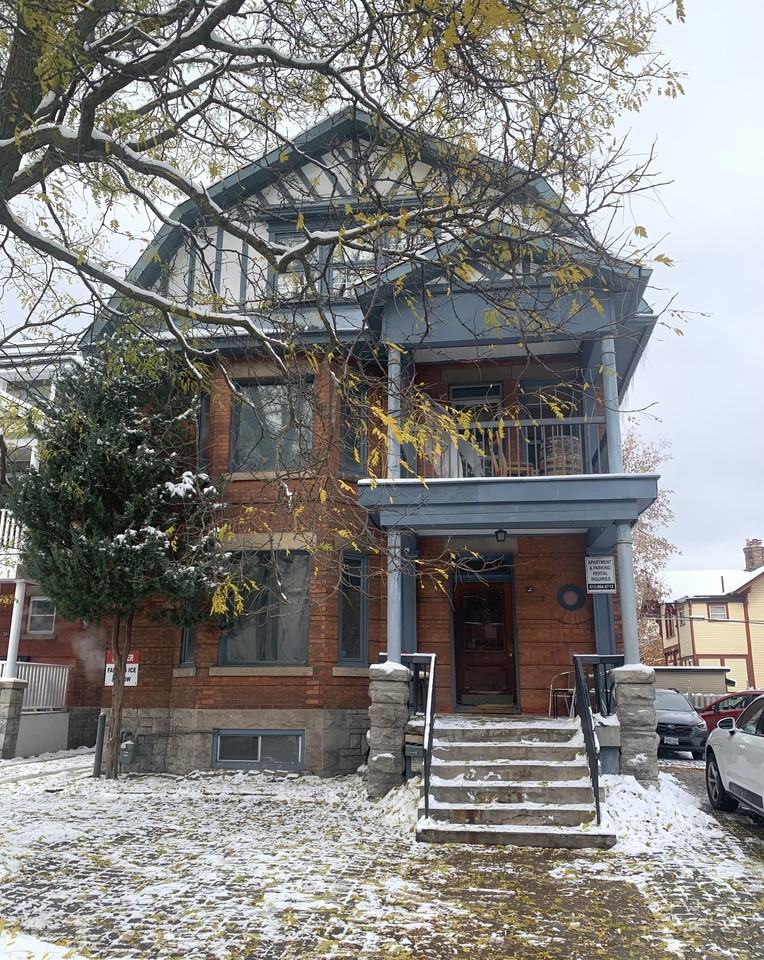 301 Wilbrod Street - Photo 2 of 24