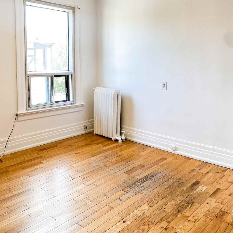 301 Wilbrod Street - Photo 3 of 13