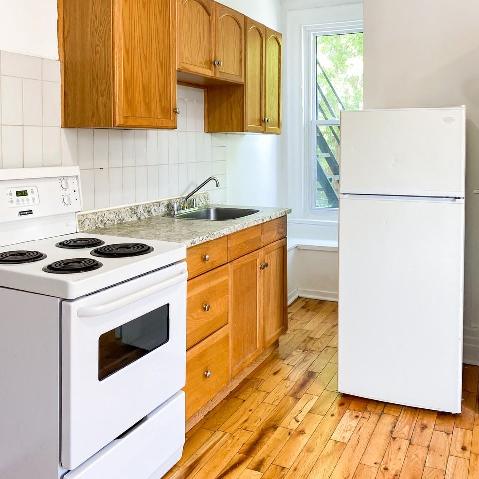 301 Wilbrod Street - Photo 7 of 13