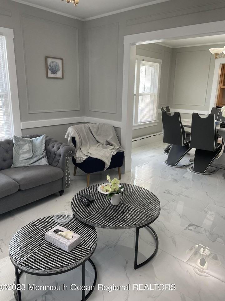 12 Wyckoff St - Photo 3 of 6