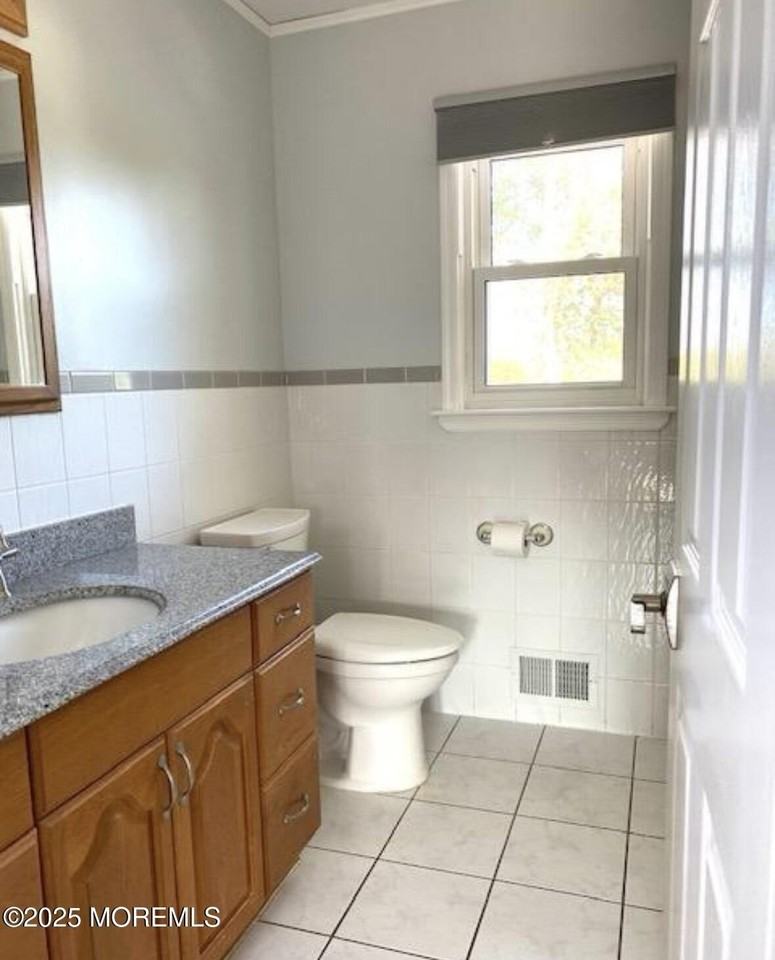 55 Heath Ave - Photo 7 of 11