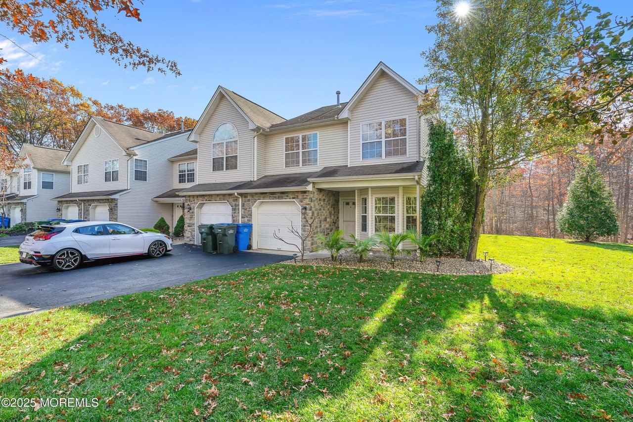 11 Saratoga Ct - Photo 3 of 41