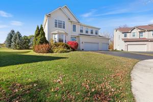 featured image of 9 Lake Plumleigh Ct