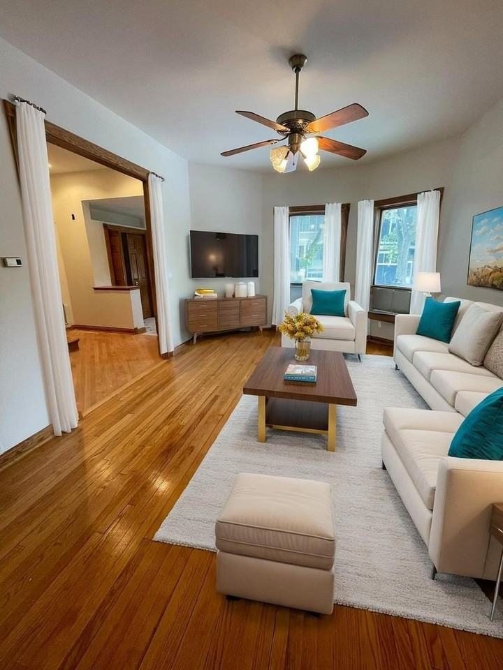 3857 North Hermitage Avenue - Photo 2 of 17