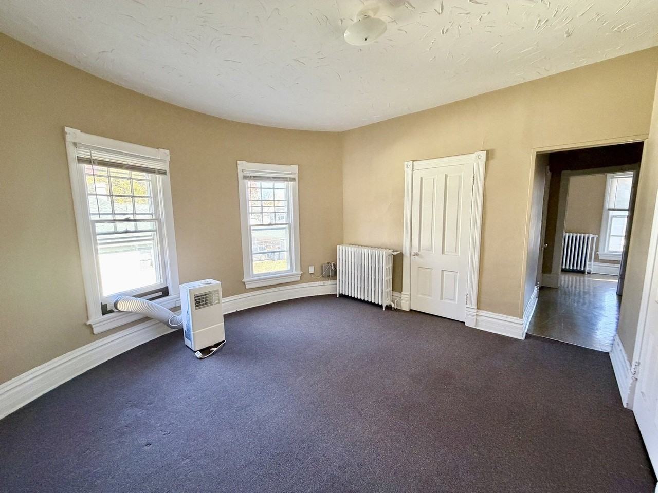 1105 Morton Ave #3 - Photo 3 of 8