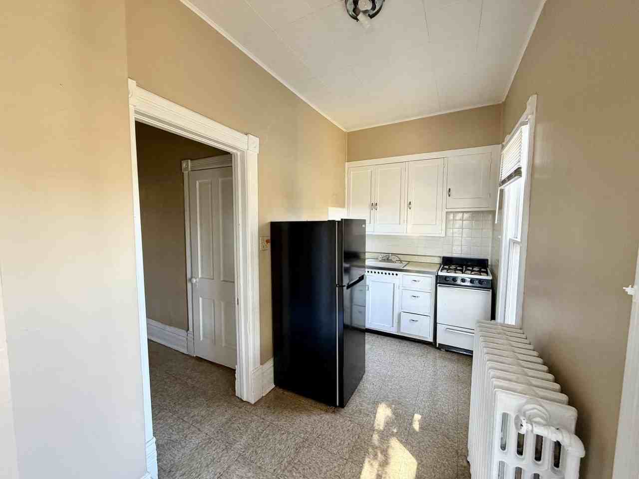 1105 Morton Ave #3 - Photo 4 of 8