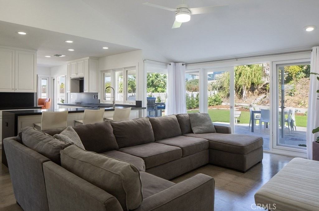 1500 Seacrest Dr - Photo 4 of 17