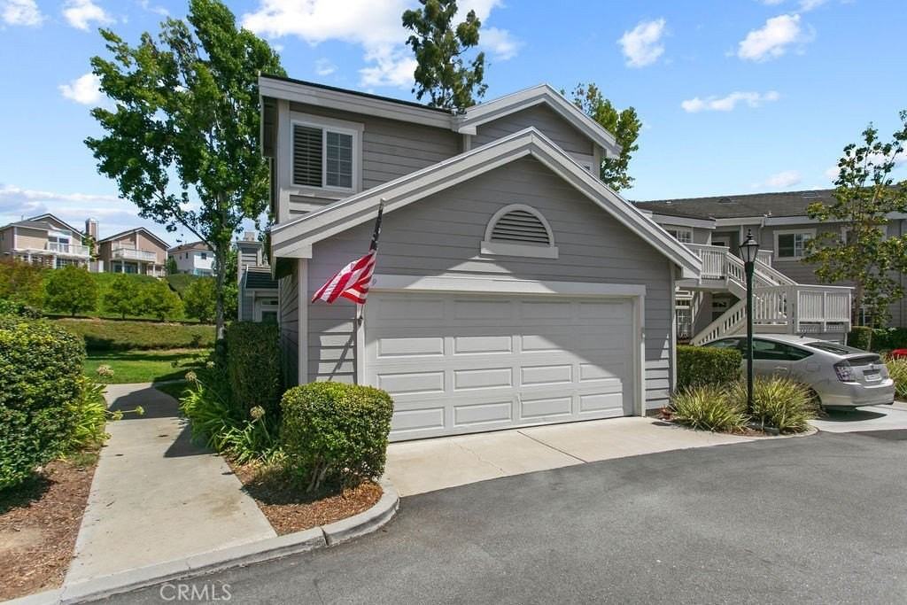 19 Dover Pl #19 - Photo 2 of 44