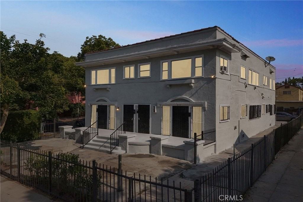 873 W 41st Dr - Photo 2 of 13