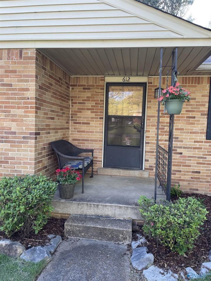 612 Drummond Rd SW Drummond Road SW - Photo 4 of 27